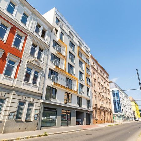 Brand New Two Room Apartment #26 With Free Secure Parking Close To Center Praag Buitenkant foto