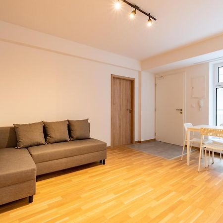Brand New Two Room Apartment #26 With Free Secure Parking Close To Center Praag Buitenkant foto