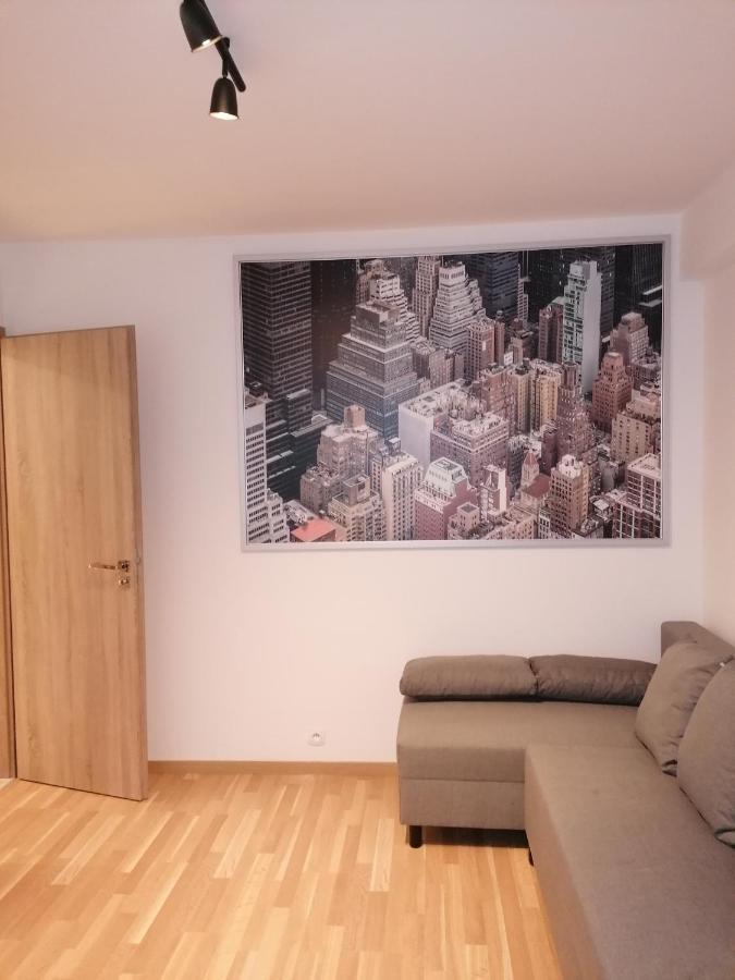 Brand New Two Room Apartment #26 With Free Secure Parking Close To Center Praag Buitenkant foto