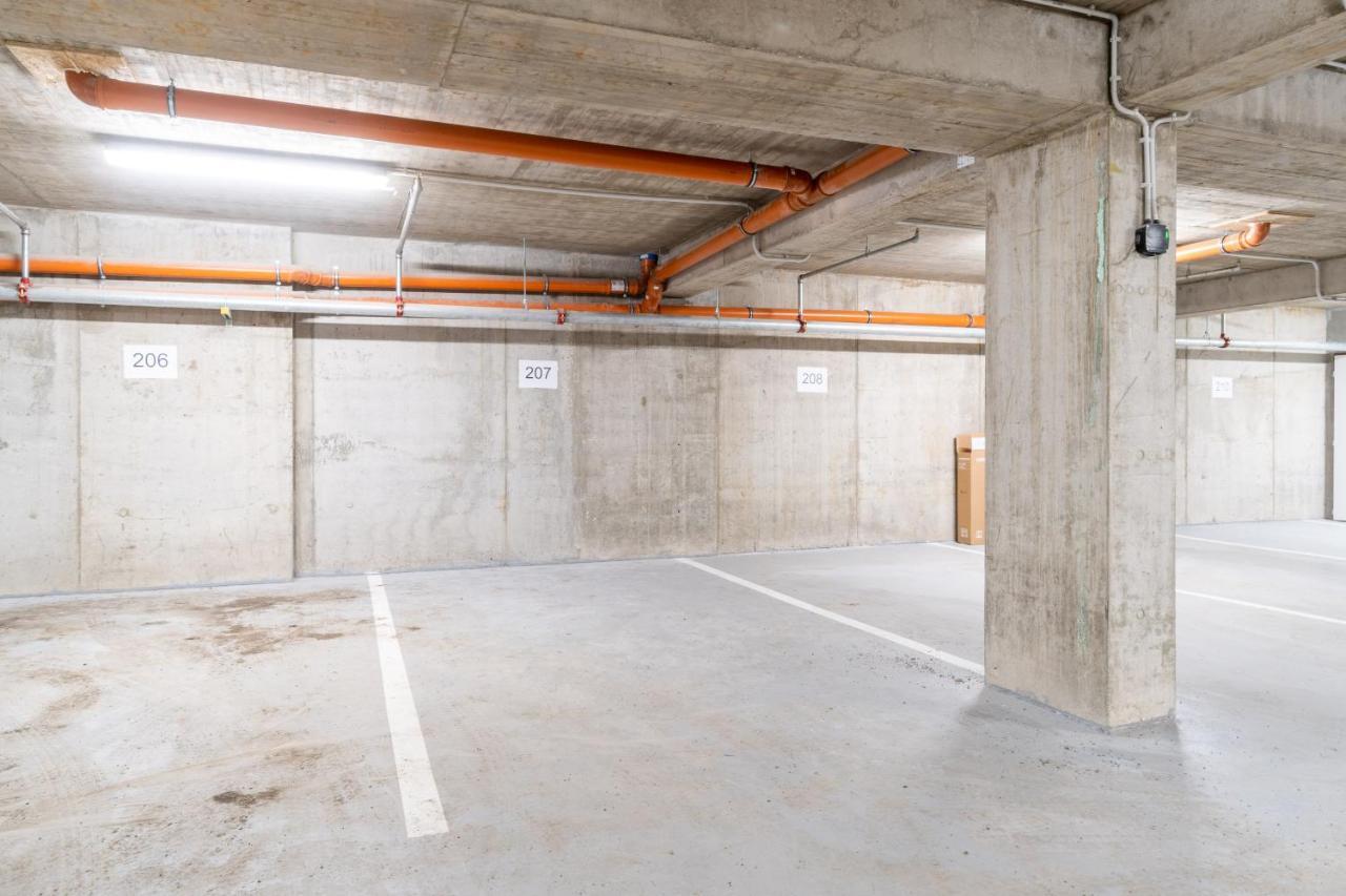 Brand New Two Room Apartment #26 With Free Secure Parking Close To Center Praag Buitenkant foto